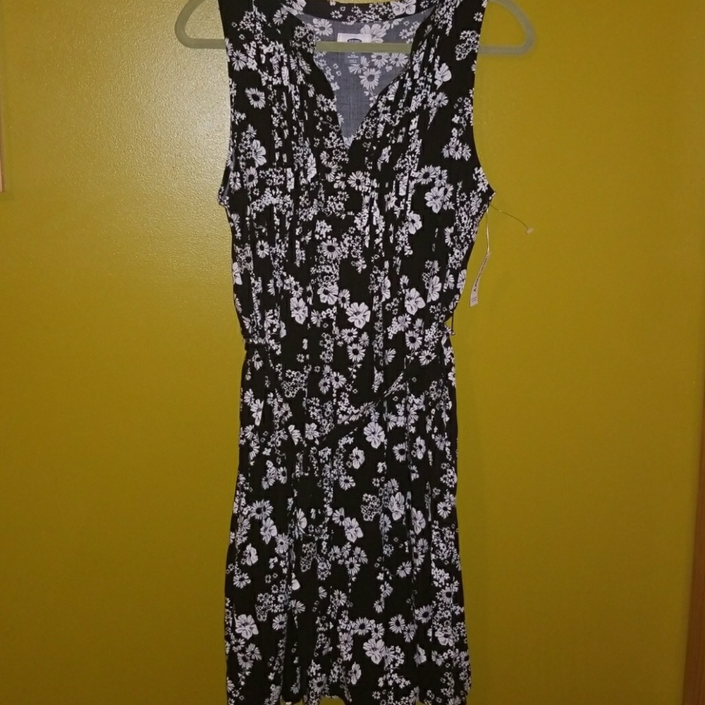 Pintuck shift dress